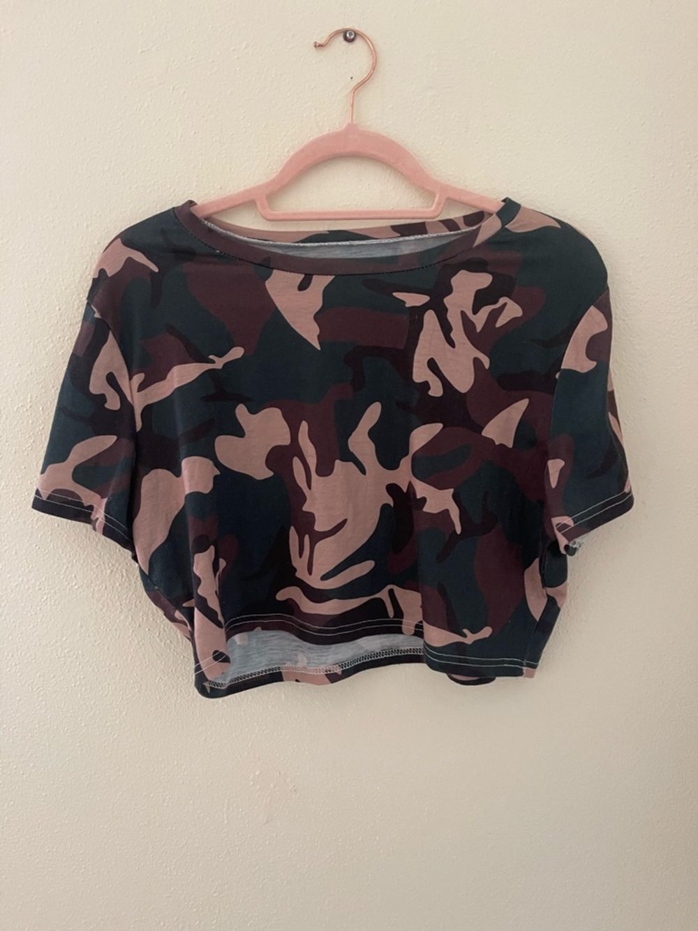 Fashion Nova Cropped Camo Tee - Black & Brown